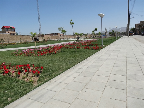اجرای عملیات عمرانی در منطقه 2 (پارکهای ریحانه ، صفا و ارغوان) خرداد ماه 1393