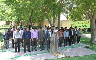 برپایی نماز جماعت در پروژه  ساماندهی بوستان توتستان 